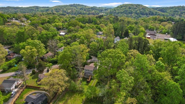 512 Hedgewood Drive, Chattanooga, TN 37405