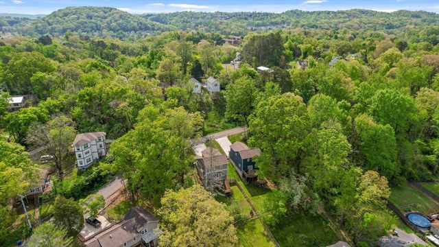 512 Hedgewood Drive, Chattanooga, TN 37405