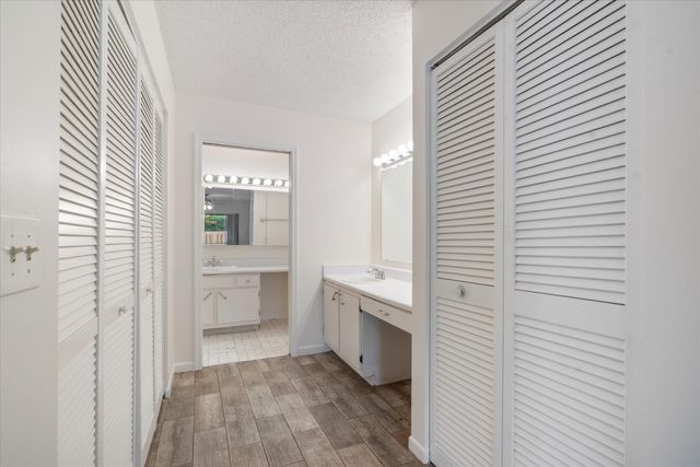 2035 SW 24TH Circle, Boynton Beach, FL 33426