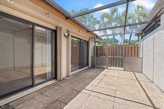 2035 SW 24TH Circle, Boynton Beach, FL 33426