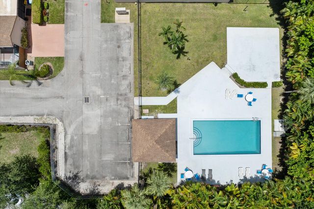 2035 SW 24TH Circle, Boynton Beach, FL 33426