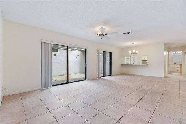 2035 SW 24TH Circle, Boynton Beach, FL 33426