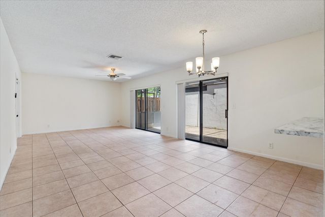 2035 SW 24TH Circle, Boynton Beach, FL 33426