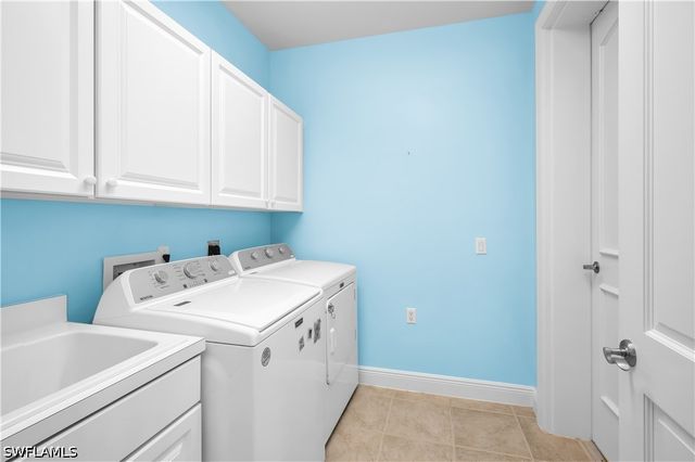 1418 Borghese LN 201, Naples, FL 34114