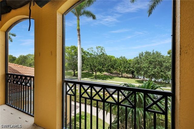 1418 Borghese LN 201, Naples, FL 34114