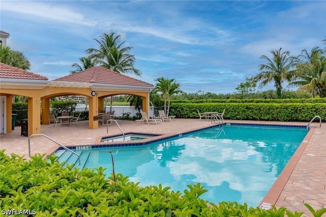1418 Borghese LN 201, Naples, FL 34114