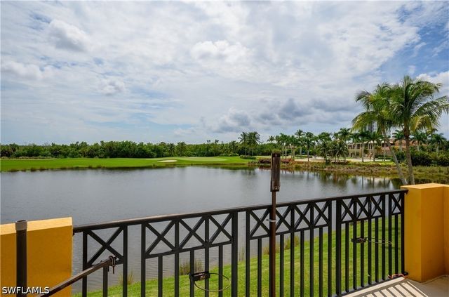 1418 Borghese LN 201, Naples, FL 34114