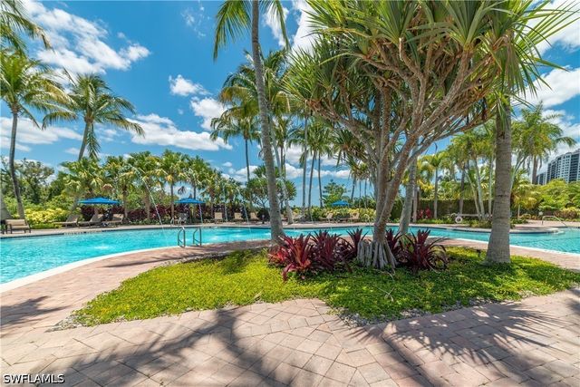 1418 Borghese LN 201, Naples, FL 34114