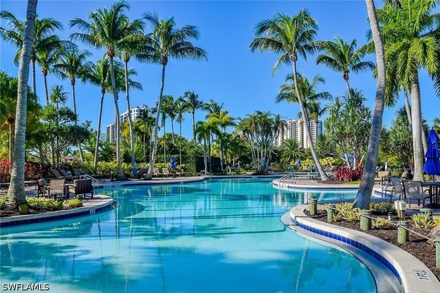 1418 Borghese LN 201, Naples, FL 34114