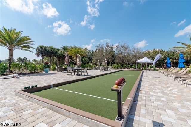 1418 Borghese LN 201, Naples, FL 34114