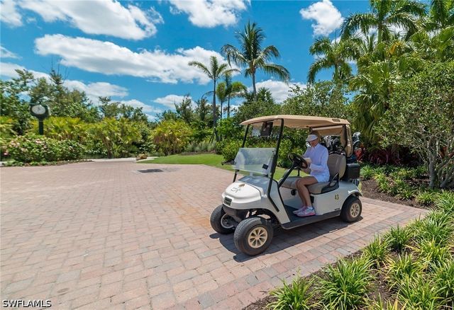1418 Borghese LN 201, Naples, FL 34114