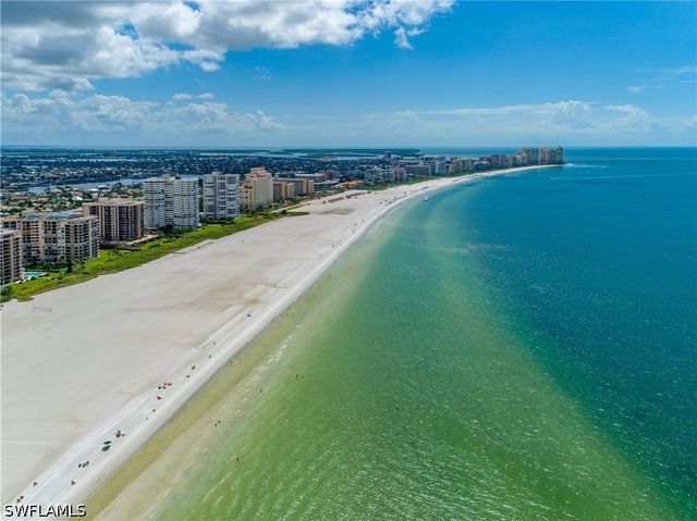 1418 Borghese LN 201, Naples, FL 34114