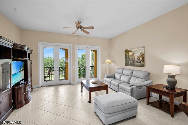 1418 Borghese LN 201, Naples, FL 34114