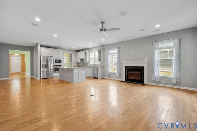 10404 Chickahominy Falls Ln, Glen Allen, VA 23059