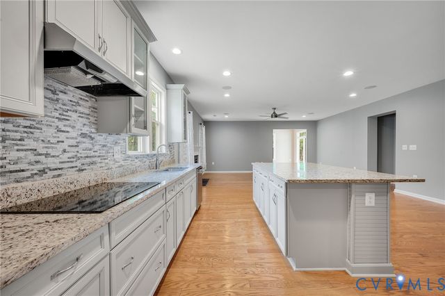 10404 Chickahominy Falls Ln, Glen Allen, VA 23059