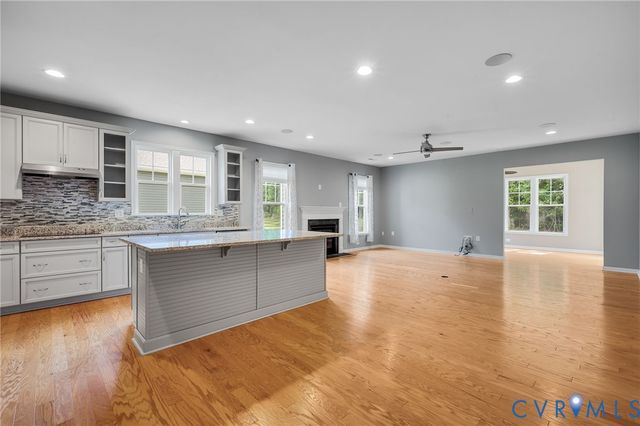 10404 Chickahominy Falls Ln, Glen Allen, VA 23059