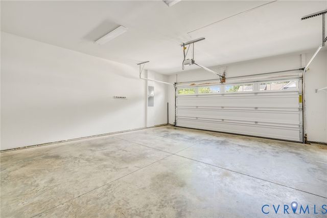 10404 Chickahominy Falls Ln, Glen Allen, VA 23059