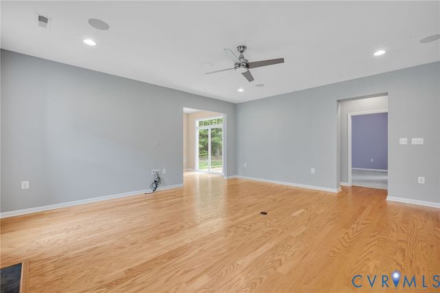 10404 Chickahominy Falls Ln, Glen Allen, VA 23059