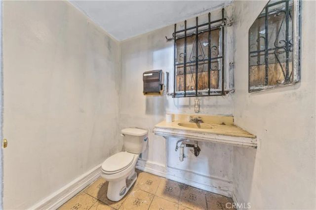 2218 Daly, Los Angeles, CA 90031