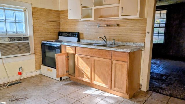 12 Capers Street, Pelzer, SC 29669