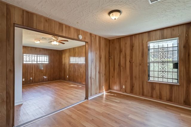 4905 Brinkley Street, Houston, TX 77033