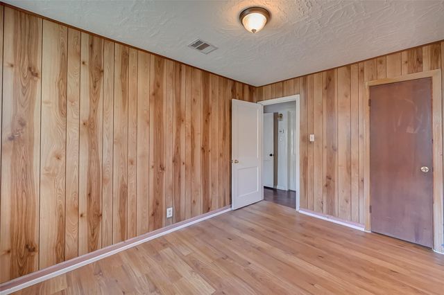 4905 Brinkley Street, Houston, TX 77033