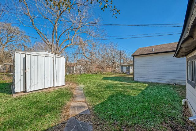 4905 Brinkley Street, Houston, TX 77033