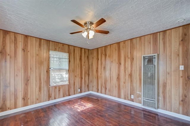 4905 Brinkley Street, Houston, TX 77033