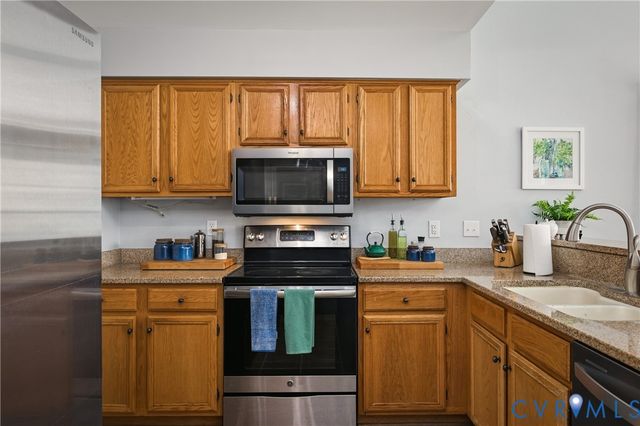 14906 Orchard Grove Dr, Midlothian, VA 23112