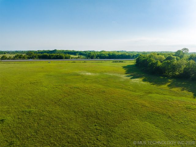 12 N 4212 Road, Porter, OK 74454