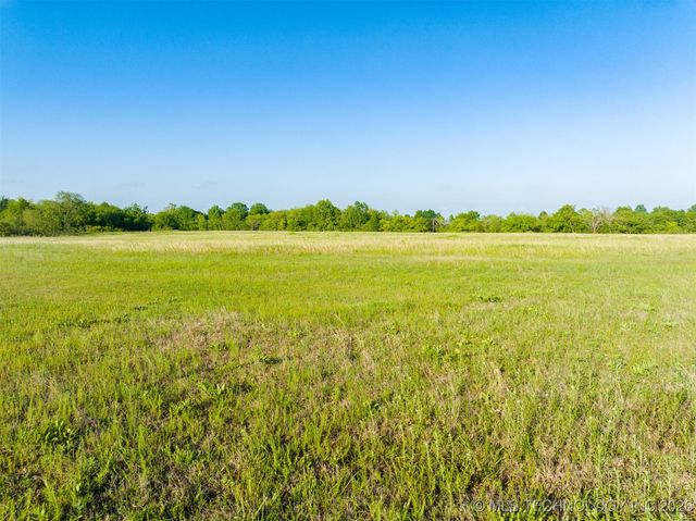 12 N 4212 Road, Porter, OK 74454