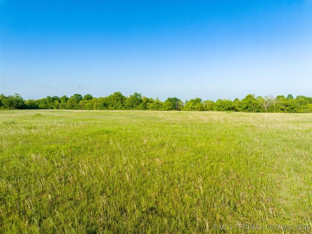 12 N 4212 Road, Porter, OK 74454