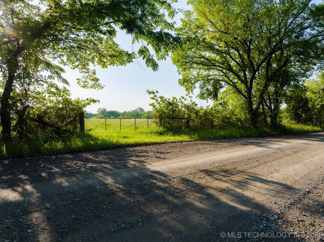 12 N 4212 Road, Porter, OK 74454