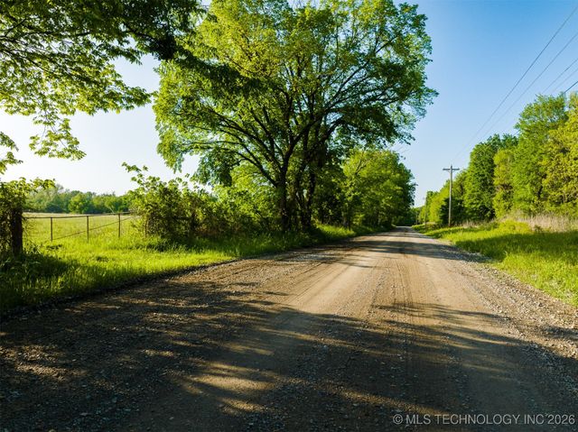 12 N 4212 Road, Porter, OK 74454