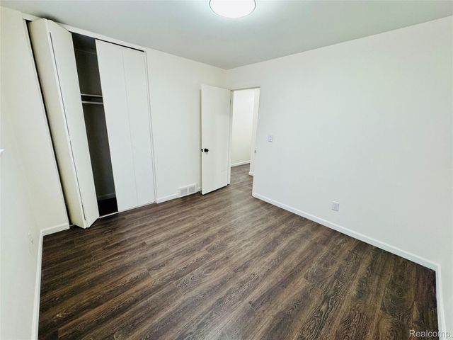 26431 Tom Allen Drive, Warren, MI 48089