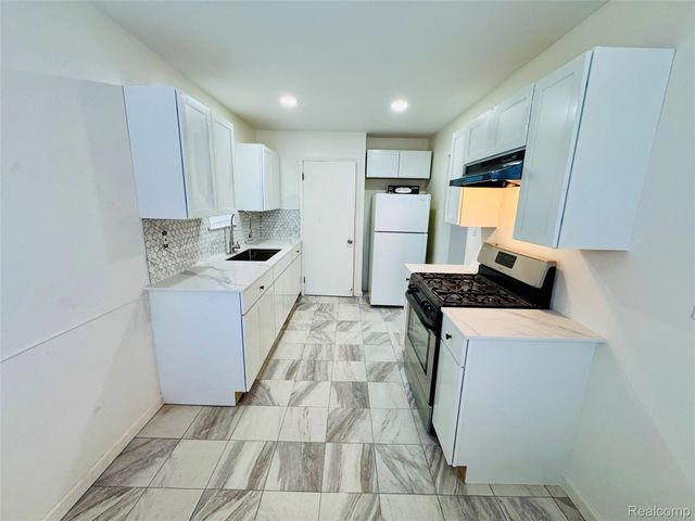 26431 Tom Allen Drive, Warren, MI 48089