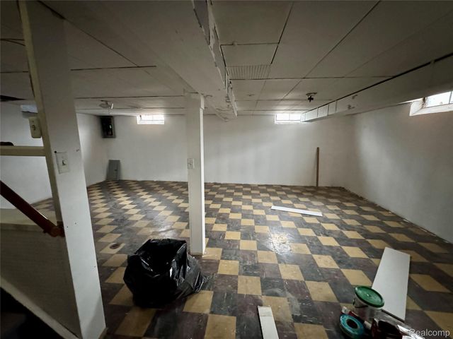 26431 Tom Allen Drive, Warren, MI 48089