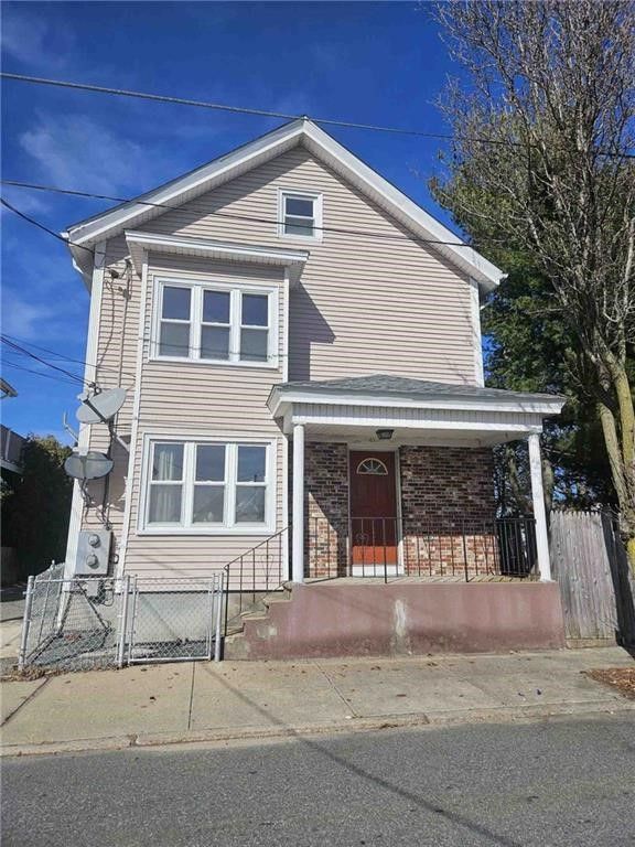 61 Utton Avenue 2, Pawtucket, RI 02860