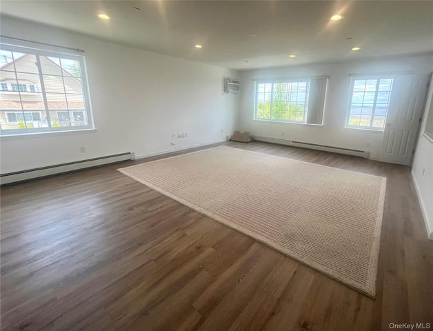 6261 De Costa Avenue, Arverne, NY 11692