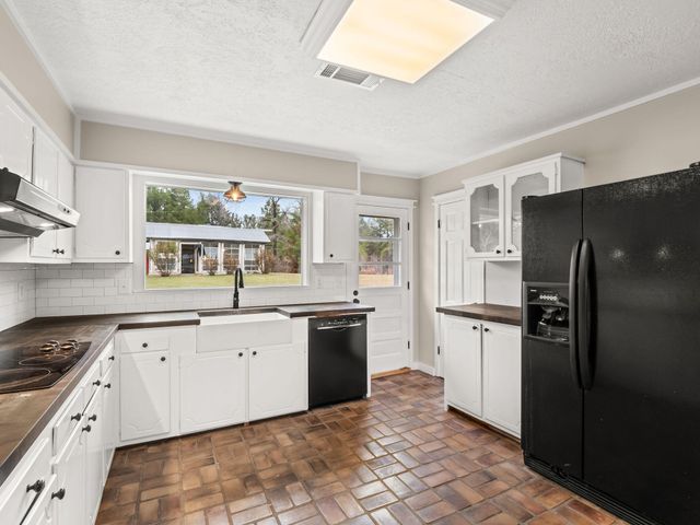 261 Alexandria Hwy, Leesville, LA 71446