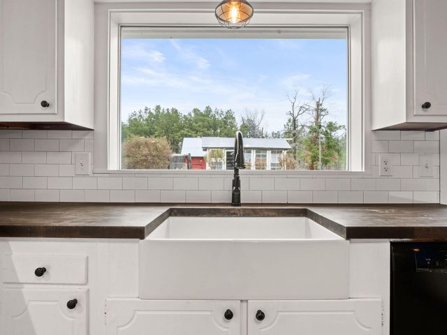 261 Alexandria Hwy, Leesville, LA 71446