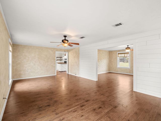 261 Alexandria Hwy, Leesville, LA 71446