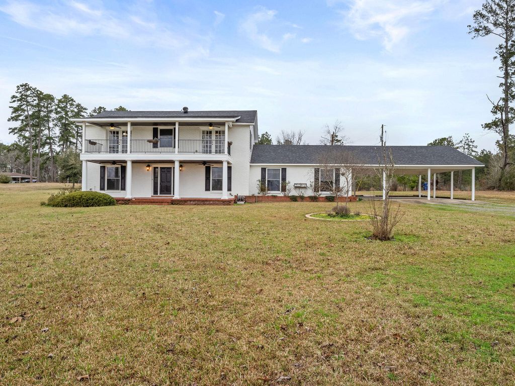 261 Alexandria Hwy, Leesville, LA 71446