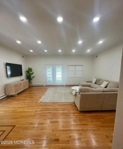 218 Lewis Street, Oakhurst, NJ 07755