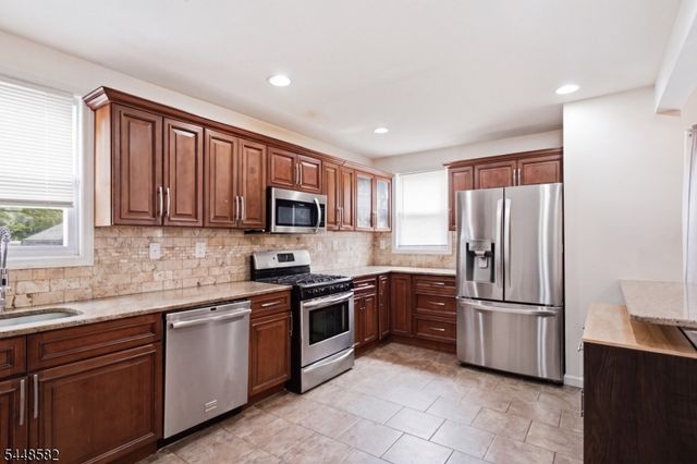 10 Lentz Pl, Irvington Twp., NJ 07111