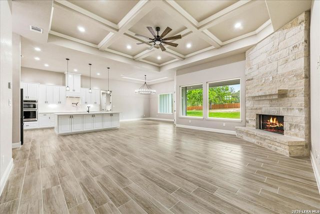 120 Timber Heights, La Vernia, TX 78121