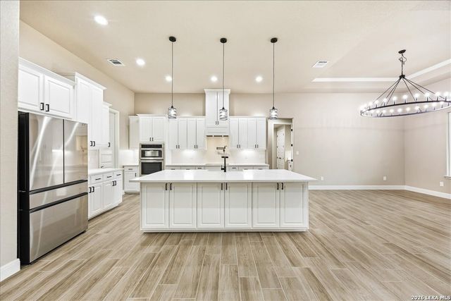 120 Timber Heights, La Vernia, TX 78121