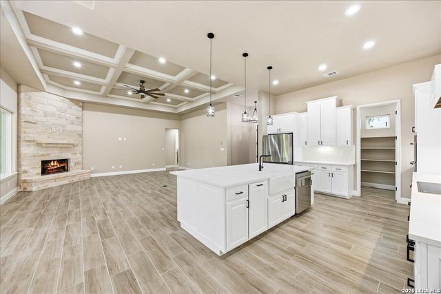 120 Timber Heights, La Vernia, TX 78121