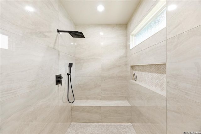 120 Timber Heights, La Vernia, TX 78121