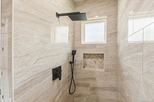 120 Timber Heights, La Vernia, TX 78121